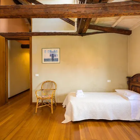 Ca' Turchette Apartment *
